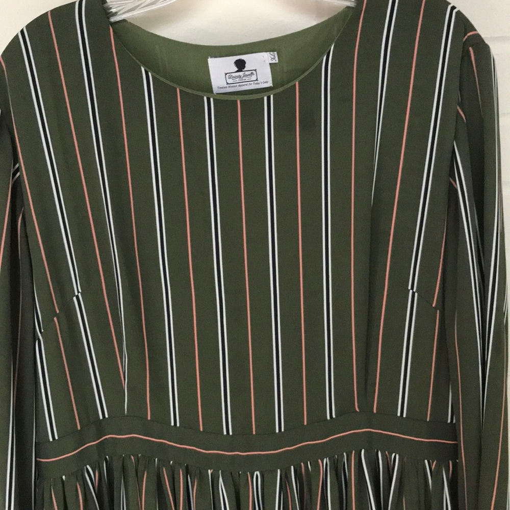 Adorable light weight dress. -XL